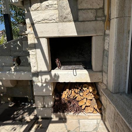 Romantic Stone- Studio Apartman オミシュ エクステリア 写真
