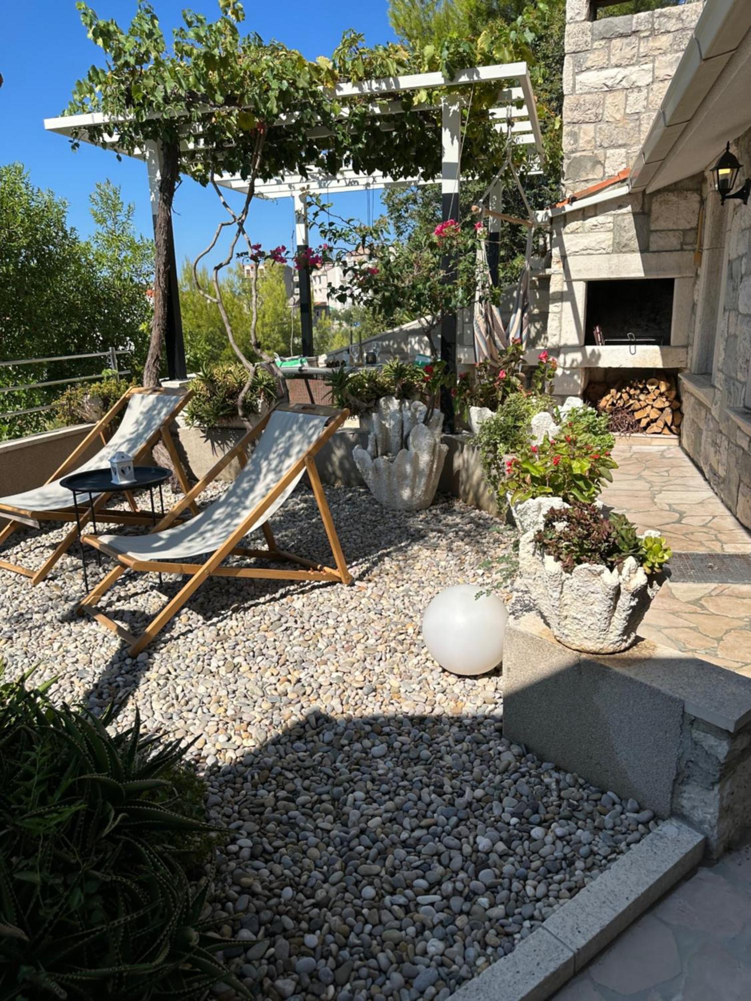 Romantic Stone- Studio Apartman オミシュ エクステリア 写真