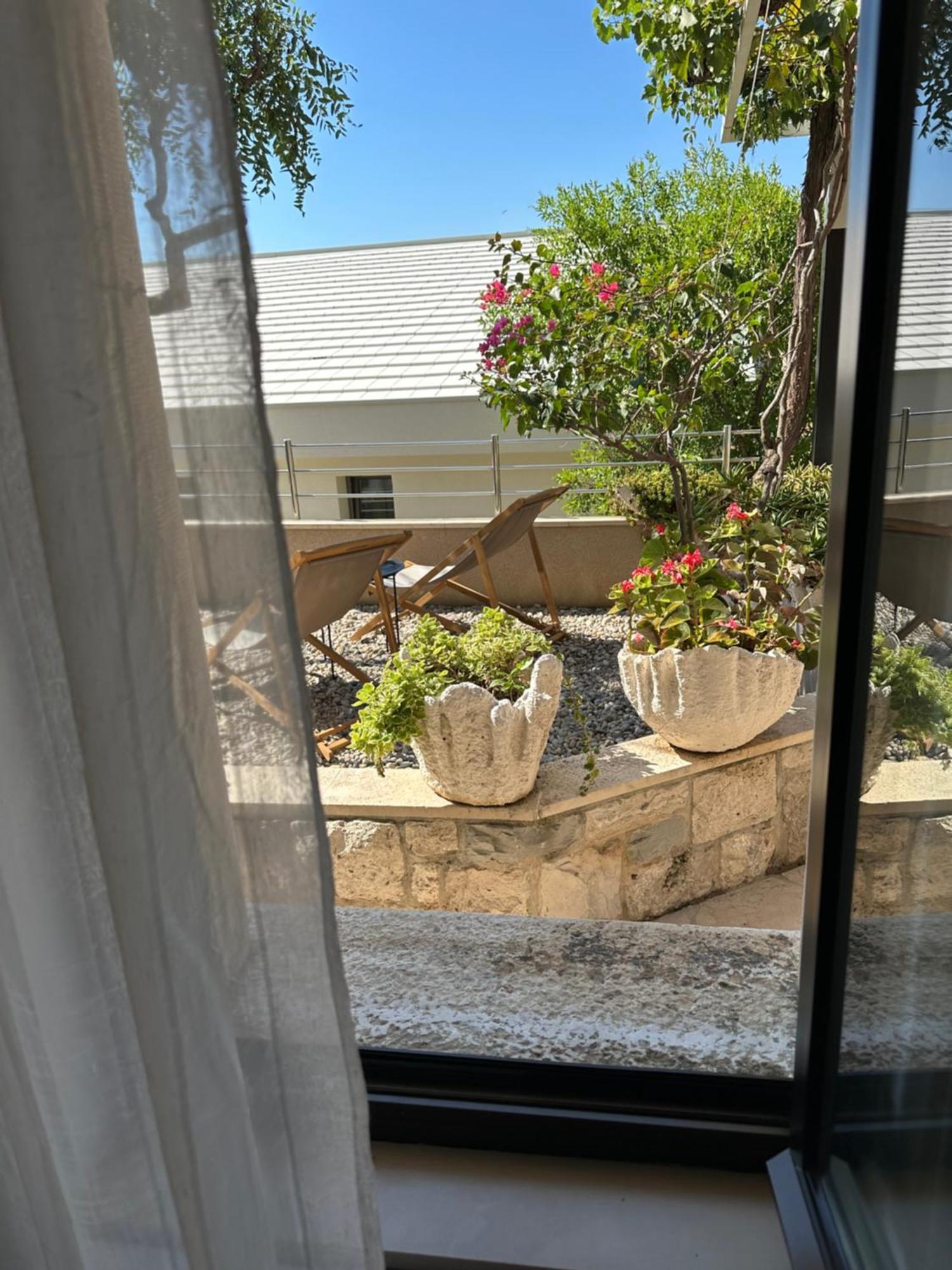 Romantic Stone- Studio Apartman オミシュ エクステリア 写真